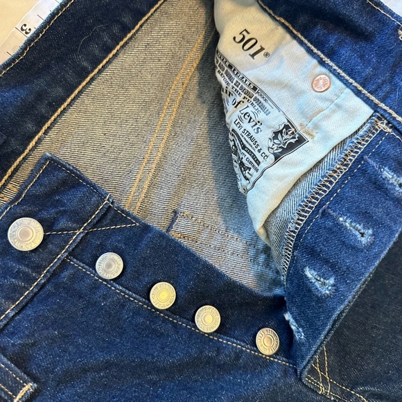 Levis 501 Original Cropped Jeans - Picture 4 of 7
